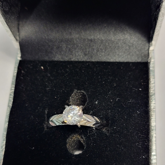 Stainless steel 1 carat round CZ brilliant stone size 8.5 - Picture 4 of 6